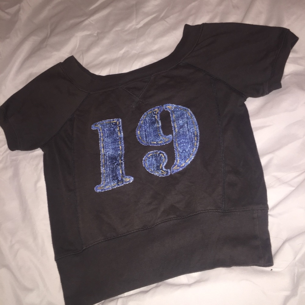 Cropped 19 Off Shoulder Shirt